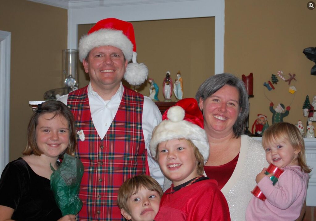 Alan Shaw Wikipedia; Salary, Wife, Parents, Net Worth, Age, Bio