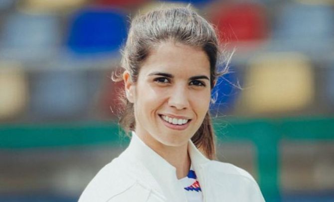 Alba Maria Redondo Ferrer scores her second goal of the match to give Spain  a 5-0 lead