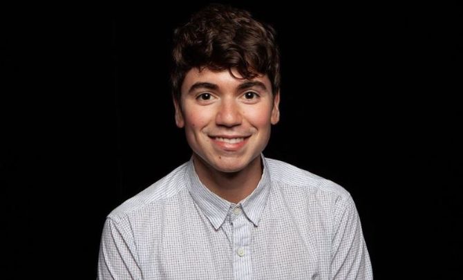 Noah Galvin; Age, Family, Dating