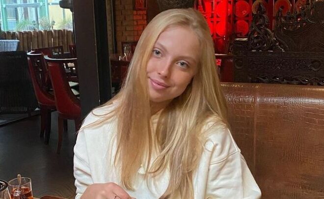 Brenda Fruhvirtova Wiki: Get To Know The Young Tennis Sensation