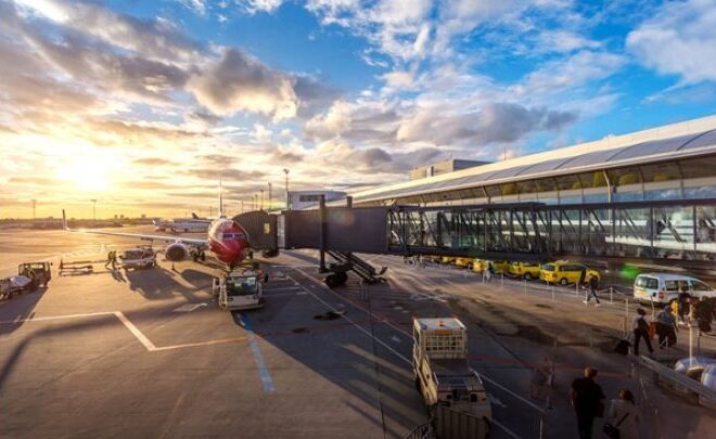 How to Manage a Long Delay in an Airport Terminal