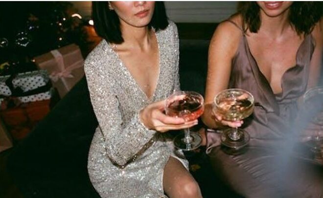 Hosting a Glamorous New Year’s Eve Bash
