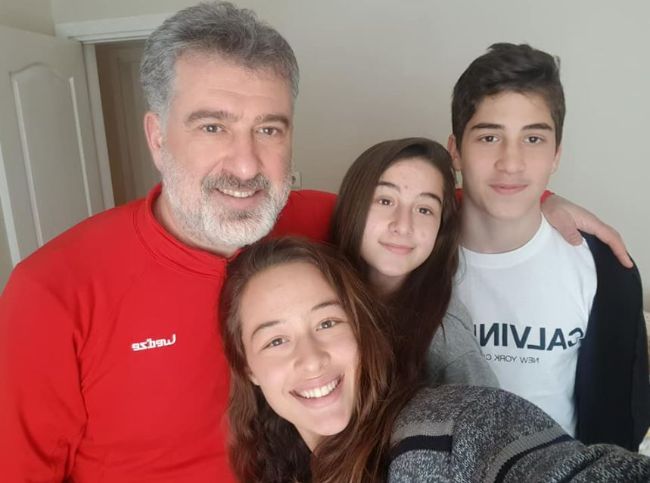 Zeynep Sonmez Parents, Family, Boyfriend, Wiki, Net Worth