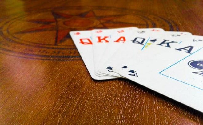 How to Become a Better Player at Online Card Games