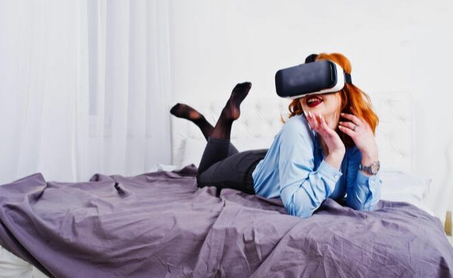 A Sex Positive Guide to the Pros and Cons of VR Porn