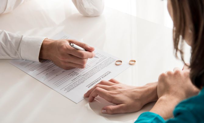Divorce Lawyer