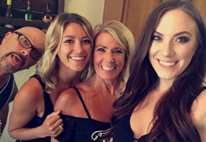 Chelsea-Montgomery-Parents-Sister