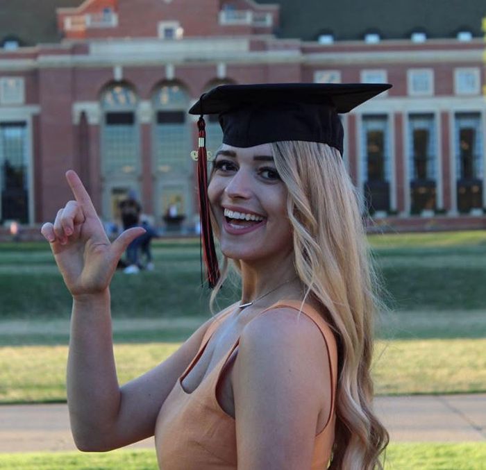 Victoria-Bauchou-Graduated
